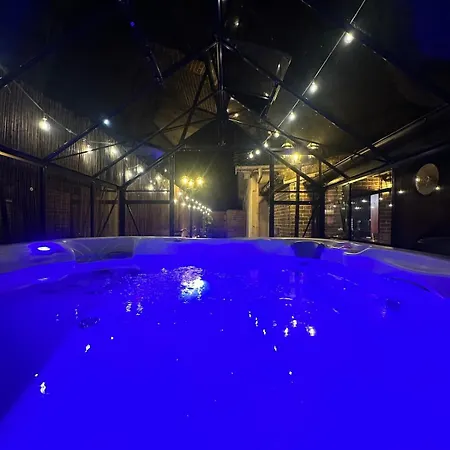 Appartement Room, Jacuzzi & Cinema House